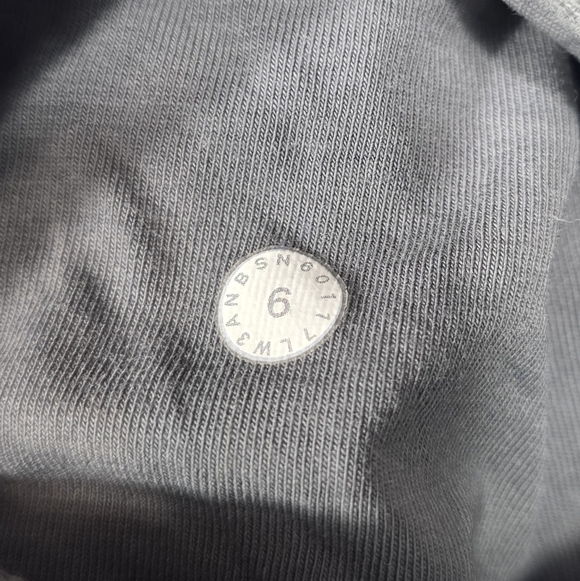 Lululemon Wind Down Pullover Gray Hoodie Size 6 Casual Warmth - Picture 11 of 11